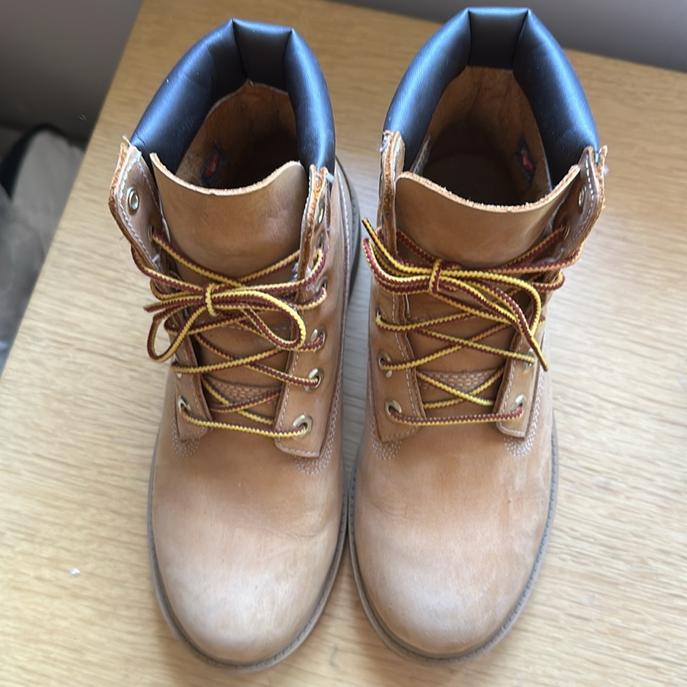 Timberland Boots - Picture 5 of 8